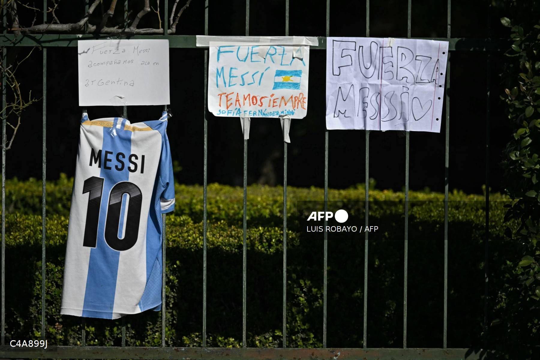 funeral y exequias jorge messi aficionados leo