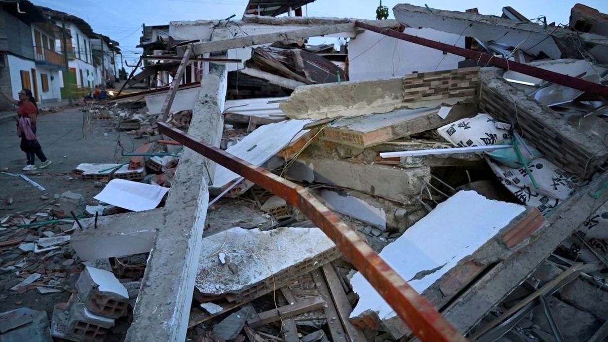 as autoridades desplegaron equipos de emergencia para atender a las personas afectadas, revisar estructuras y realizar labores de búsqueda y rescate.
