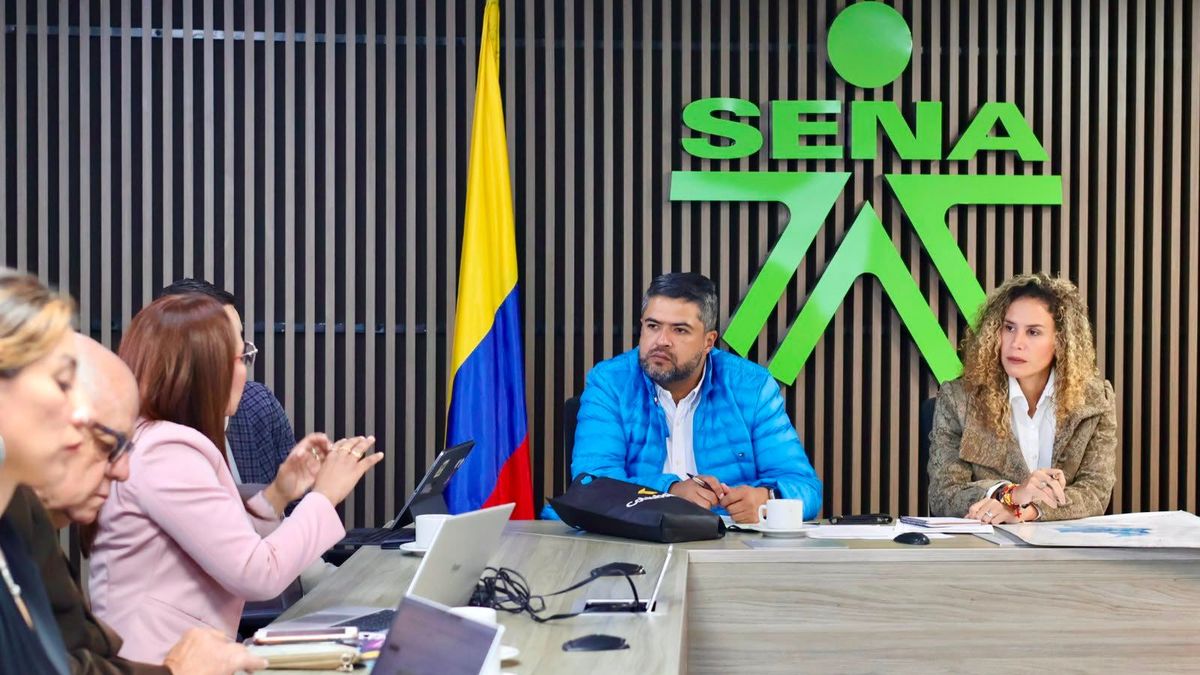 La ministra del Trabajo, Natalia López Fuentes, se trasladó a las instalaciones del SENA