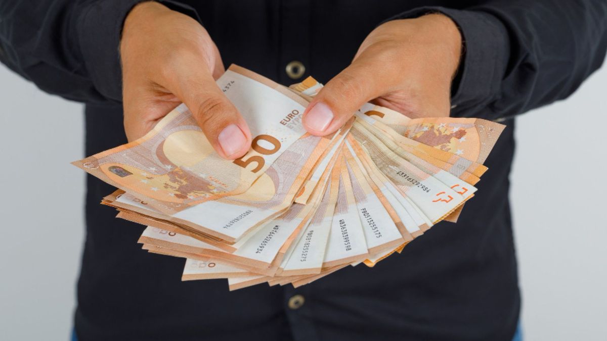 La evolución del euro frente al peso colombiano dependerá de cómo continúe comportándose el mercado cambiario y de factores relacionados con la oferta y la demanda de la moneda europea.