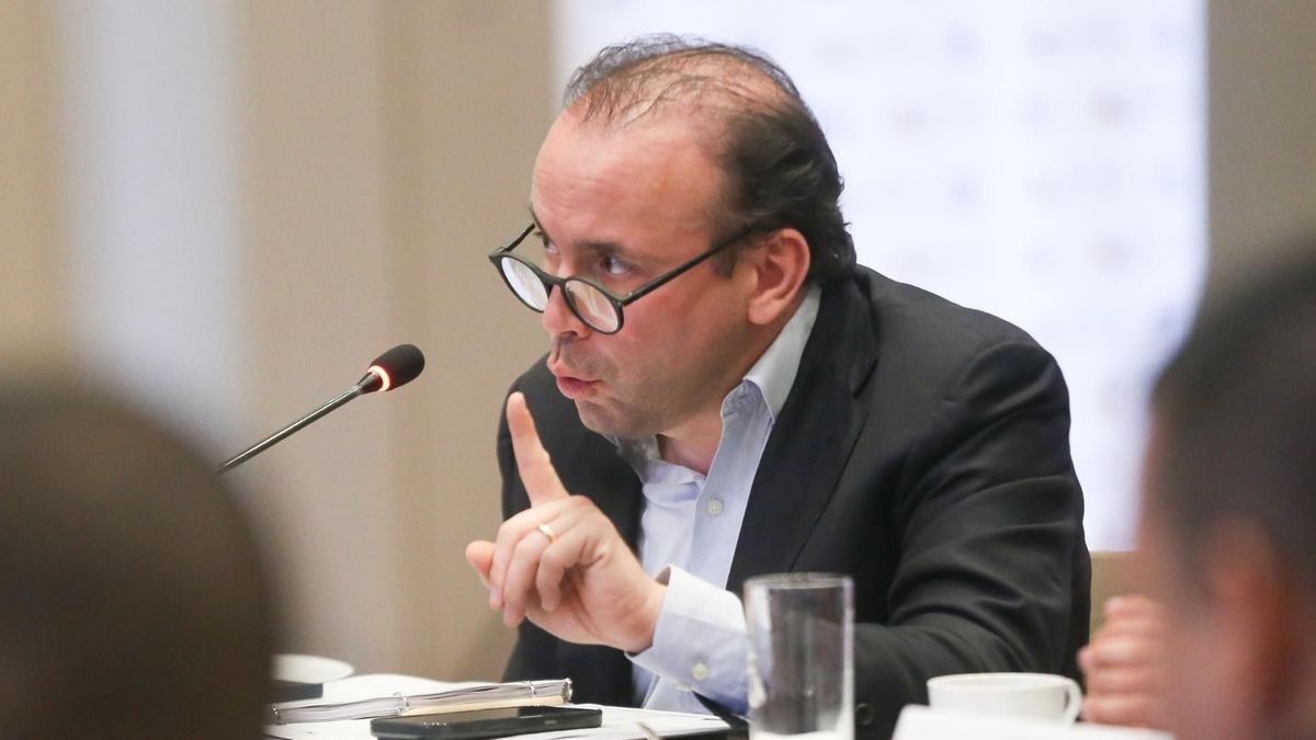 Alejandro Eder entregó un balance de las labores de rescate y los daños registrados en Cali tras el terremoto.