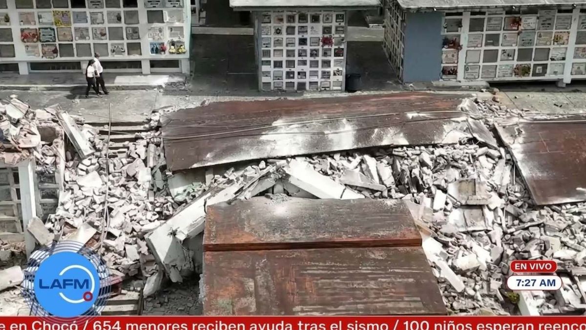 Mientras se define cómo avanzar con las labores, el cementerio ha utilizado cal sobre los cuerpos expuestos.