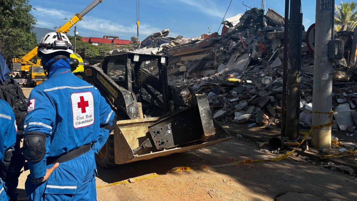 Buscan sobrevivientes en el barrio Capri, al sur de Cali