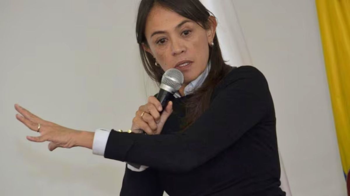 Presidente Abelardo de la Espriella nombra a Ángela María Mora como gerente de Inravisión