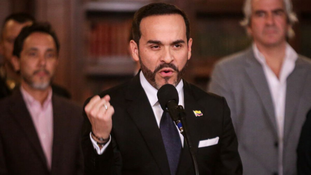 El gobierno formalizará los decretos correspondientes y coordinará la transición en cada misión para garantizar la continuidad de la representación diplomática de Colombia.