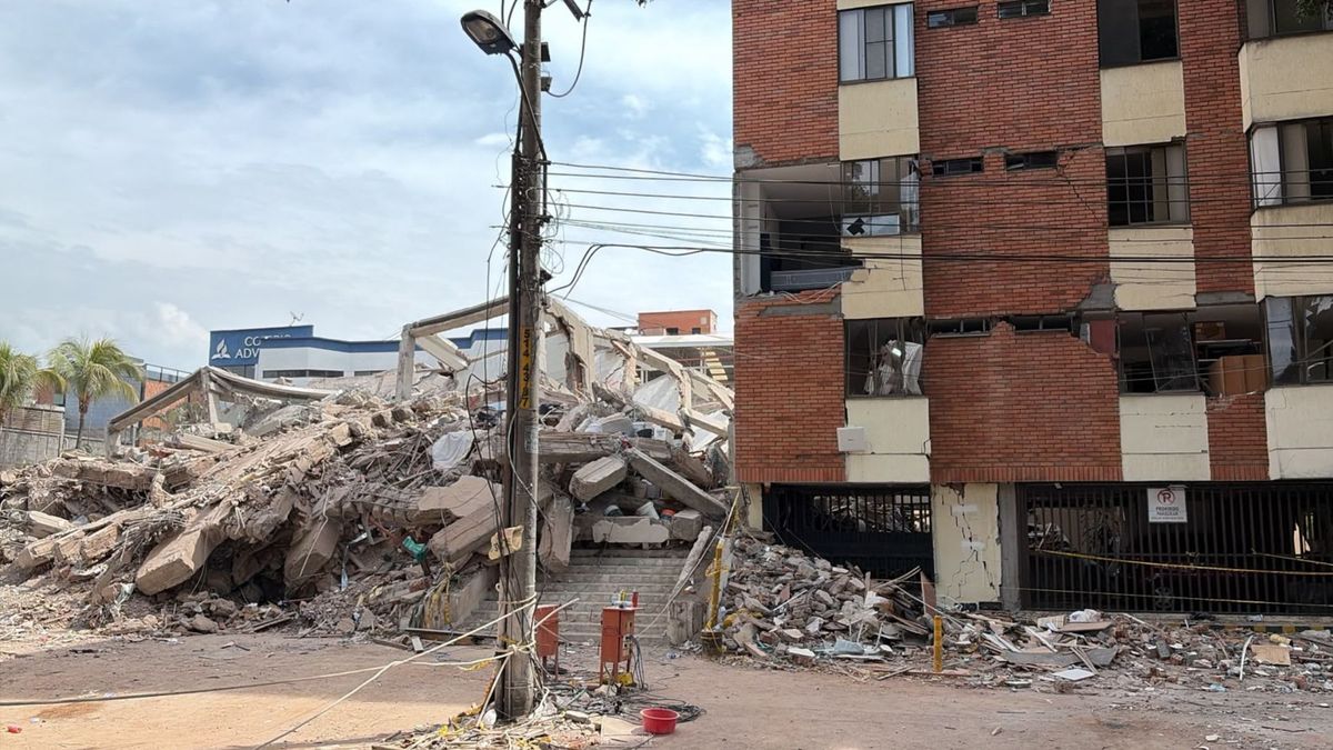 Reportan voces bajo los escombros del edificio Vanessa, al sur de Cali