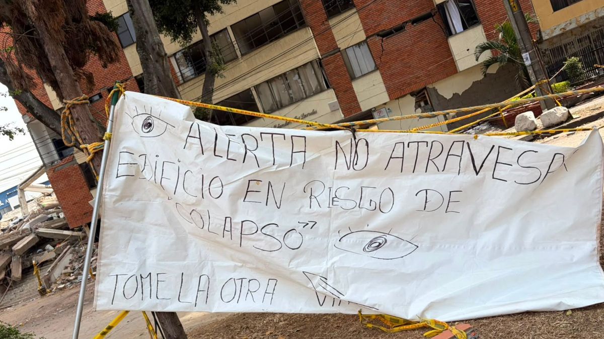 Piden no transitar por la zona por riesgo de colapso