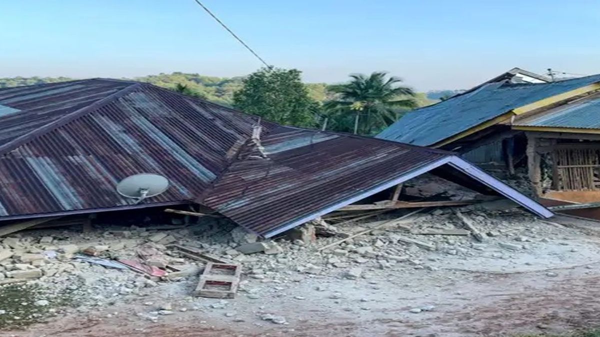 El epicentro del sismo, que ocurrió a poca profundidad al norte de la isla de Flores, se encuentra a 68 kilómetros de la ciudad de Ende, en la provincia de Nusa Tenggara Oriental, según el Servicio Geológico de Estados Unidos (USGS).