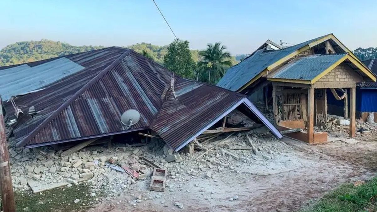 El epicentro del sismo, que ocurrió a poca profundidad al norte de la isla de Flores, se encuentra a 68 kilómetros de la ciudad de Ende, en la provincia de Nusa Tenggara Oriental, según el Servicio Geológico de Estados Unidos (USGS).