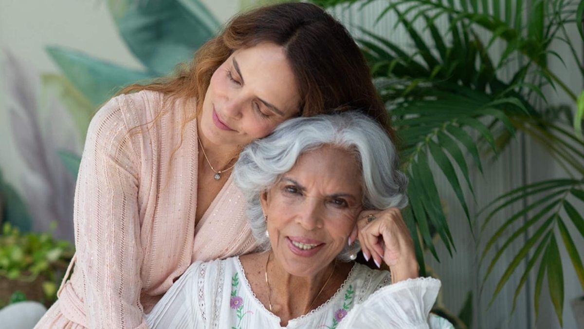 Yamile Humar, actriz y escritora colombiana, junto a su hija Catalina Aristizábal.
