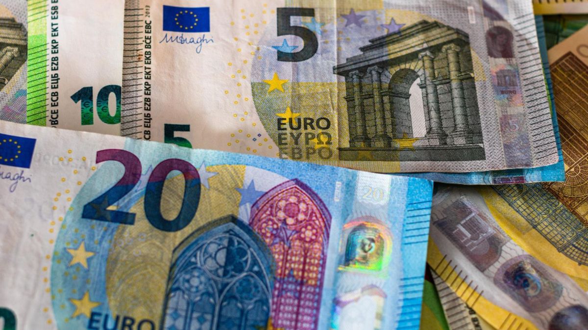 Para quienes tengan previsto comprar o vender euros, el dato diario puede utilizarse como una referencia, aunque también es necesario revisar la evolución de la moneda durante otros periodos.