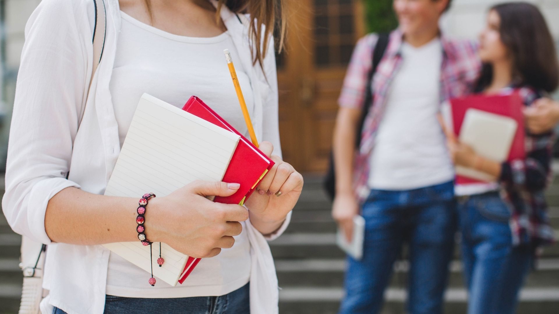 Los estudiantes deberán tener un fuerte dominio del idioma para poder aplicar en la beca de descuento.