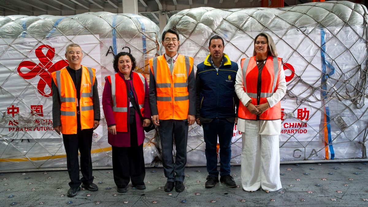 Por el terremoto, China entregó a Colombia 77,6 toneladas de asistencia humanitaria a Colombia