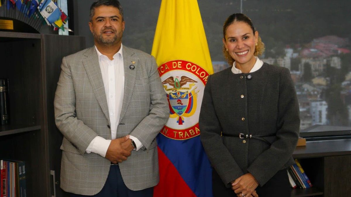 Ricardo Torres Castro como director general del SENA.