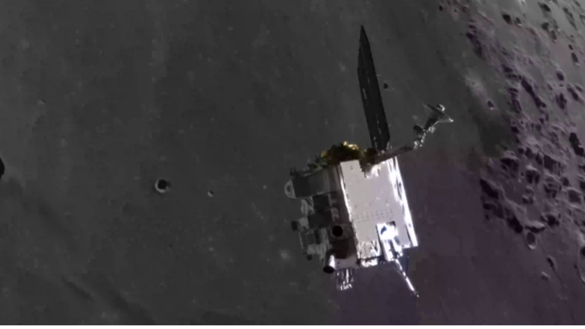 La misión de observación de la Nasa sobre la Luna debió realizar diferentes movimientos para capturar el suceso.