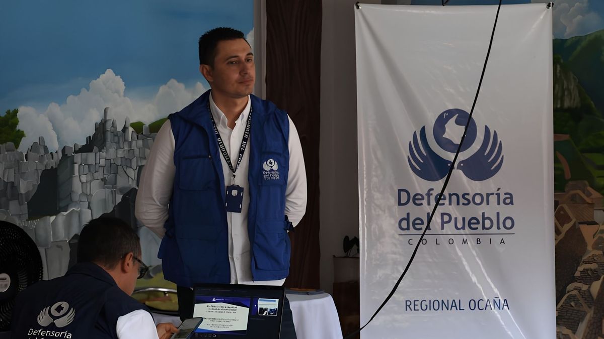 El defensor regional de Ocaña, Ever Pallares, renunció a su cargo luego de una indagación en su contra en la Fiscalía que lo relacionaría con su tía, la cabecilla del ELN 'Silvana Guerrero'.