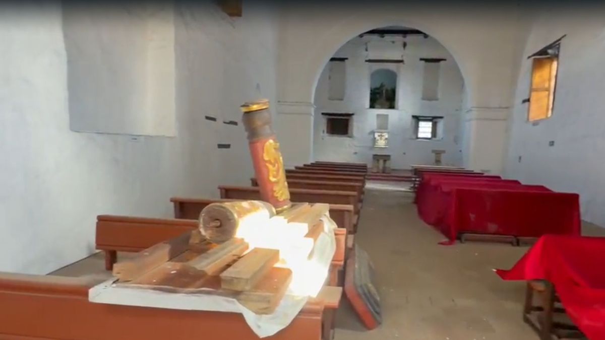 Varias estructuras cayeron sobre las bancas de la capilla