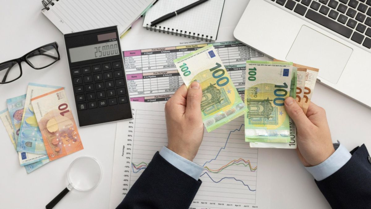 El precio del euro puede continuar cambiando de acuerdo con la evolución del mercado cambiario y con factores relacionados con la oferta y la demanda de la moneda europea.
