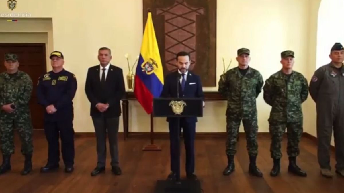 Abelardo anuncia cúpula.
