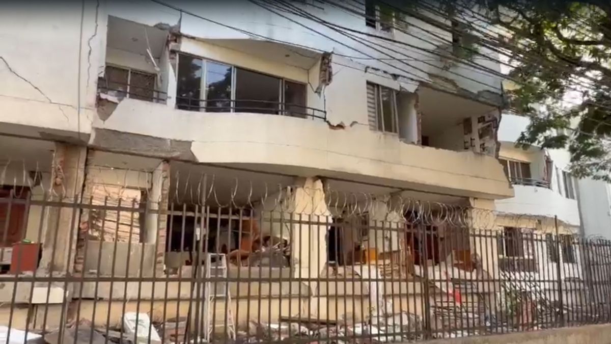 El edificio presenta múltiples daños estructurales
