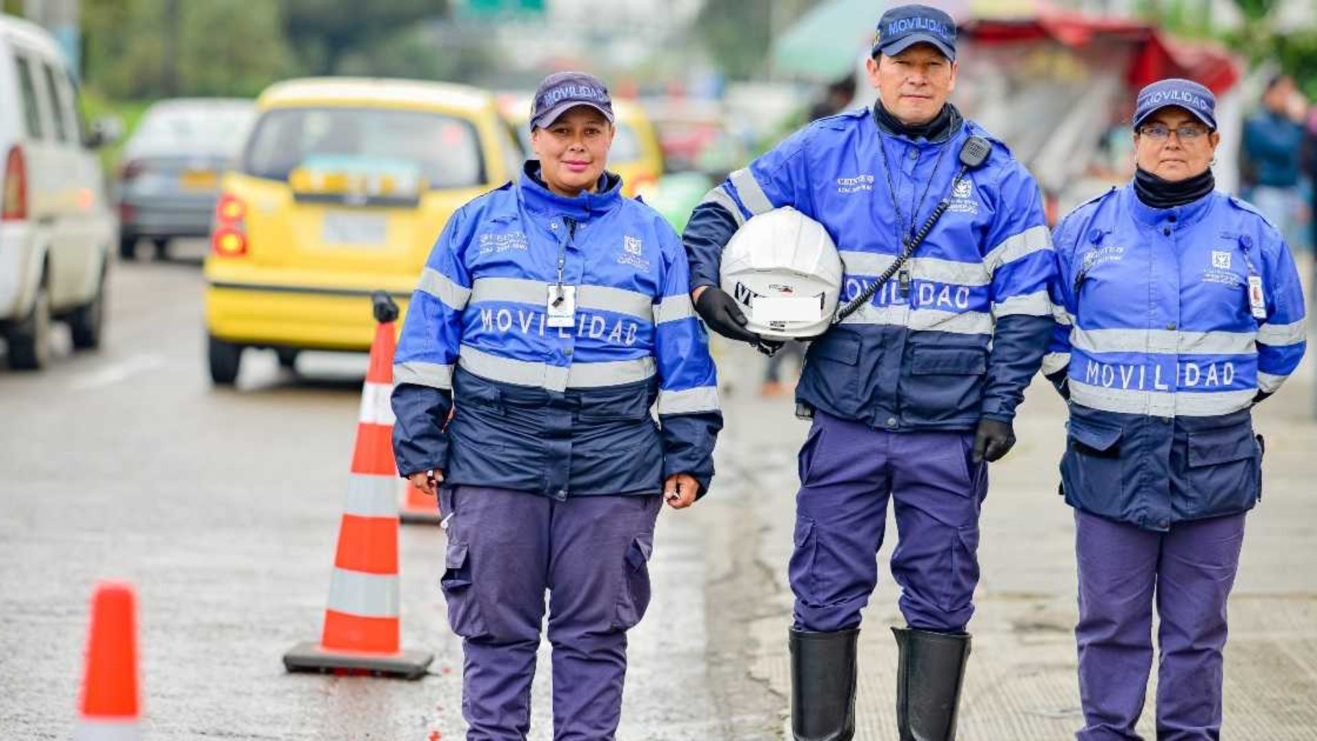 Los agentes de tránsito son los encargados de verificar si las evidencias corresponden a una infracción.