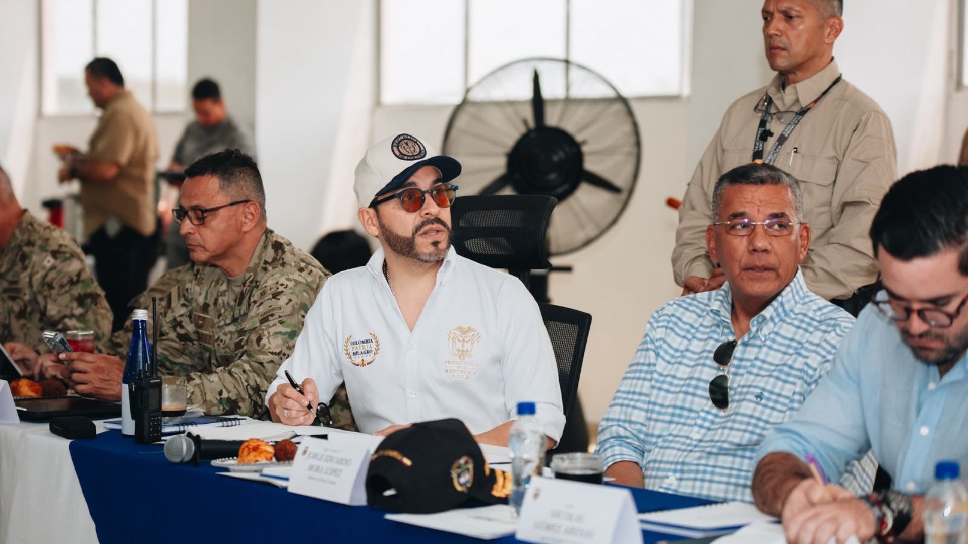 Encuentro entre el presidente Abelardo y alcaldes