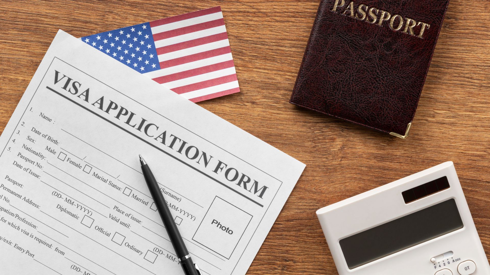 Los requisitos para solicitar la visa americana de inmigrante depende de la categoría a la que aplique, por eso es importante consultar la información puntual en la página del Departamento de Estado.