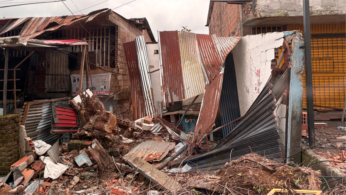 Decenas de viviendas ubicadas en barrios de bajamar en Buenaventura, Valle, colapsaron tras el terremoto.