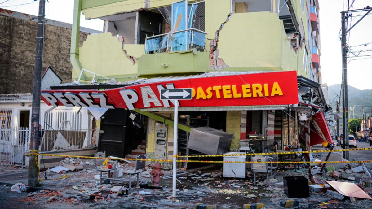 Muchas personas perdieron todo en el país tras el terremoto del 10 de agosto.
