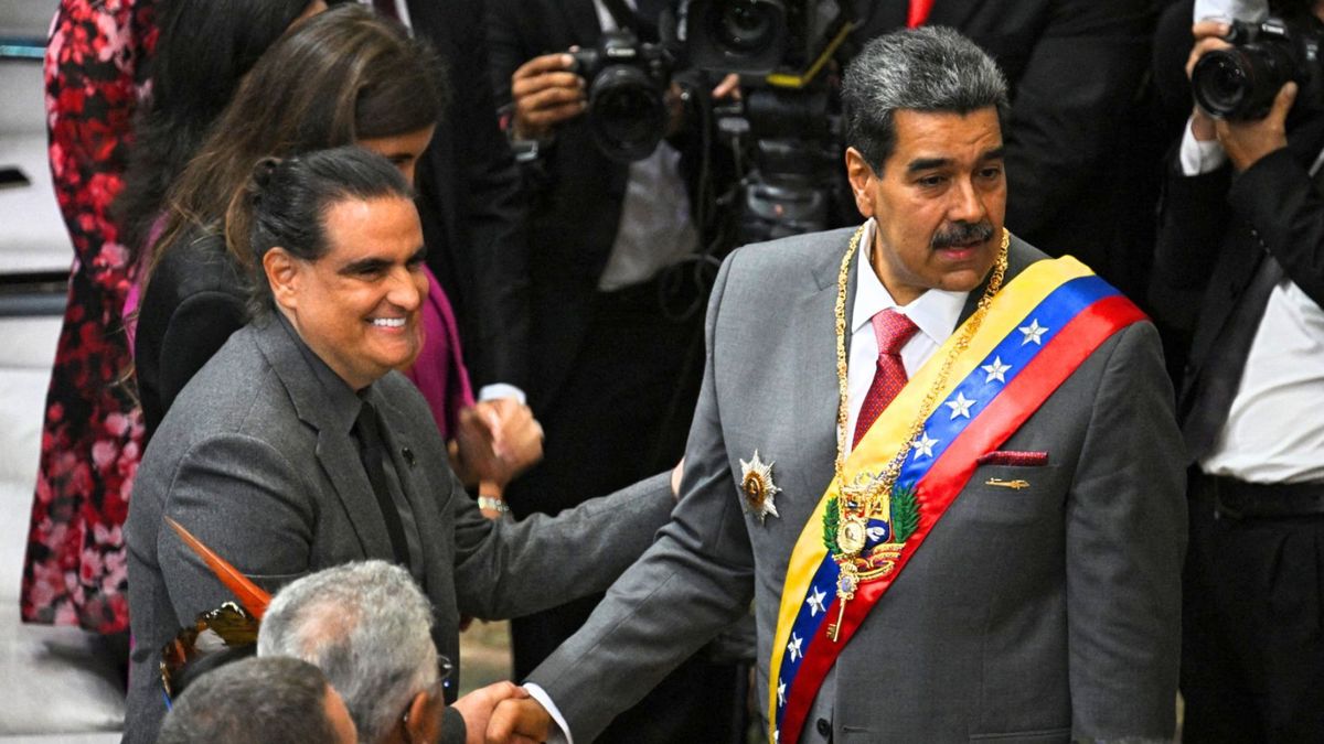 Esta decisión le da más tiempo a los abogados de Saab para revisar el material que entregó la Fiscalía y preparar la defensa.