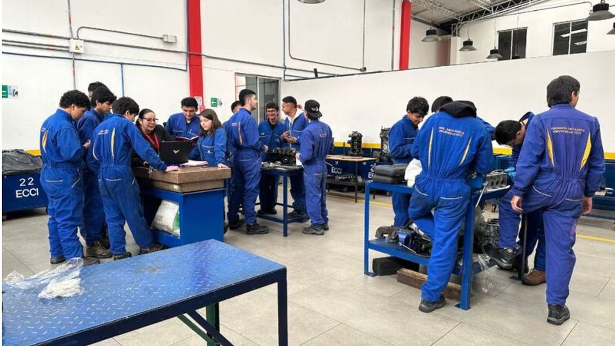 Así es el laboratorio en Bogotá que busca preparar a los mecánicos colombianos para la nueva movilidad eléctrica