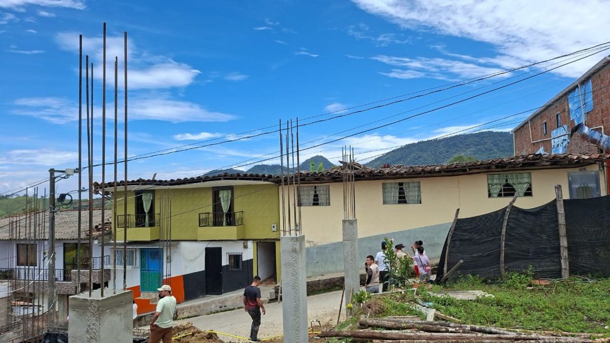 Viviendas afectadas por sismo en Argelia