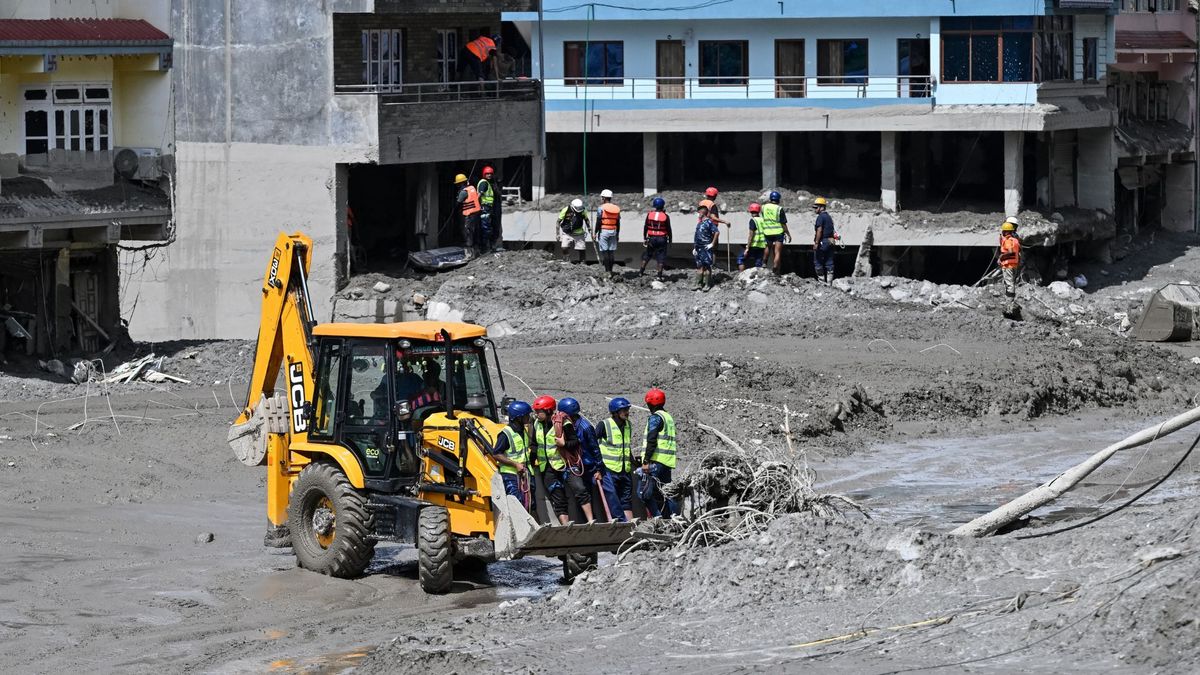 Tragedia en Nepal, avalancha deja 1.000 personas desaparecidas