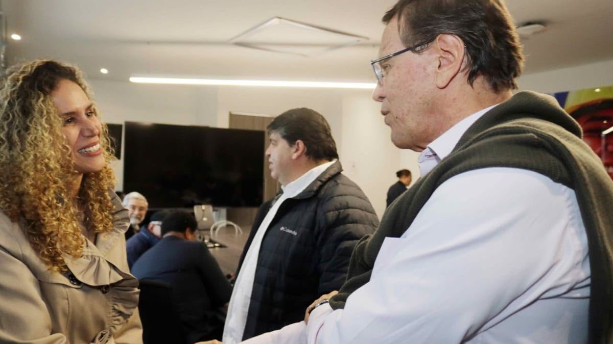 La ministra del Trabajo, Natalia López Fuentes se reunió con la CUT.