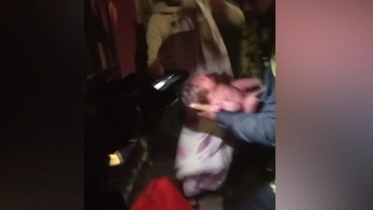 Bebé recien nacida rescatada