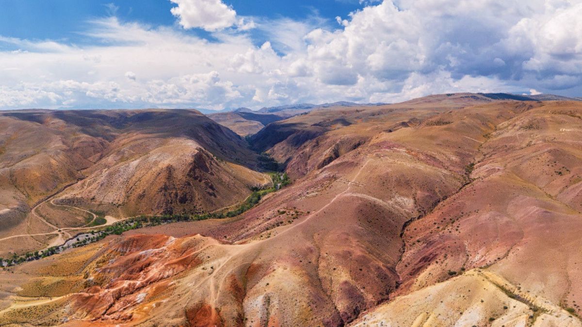 Las imágenes muestran cómo una zona de subducción comienza a dividirse y genera nuevos límites entre diferentes segmentos de la corteza terrestre.