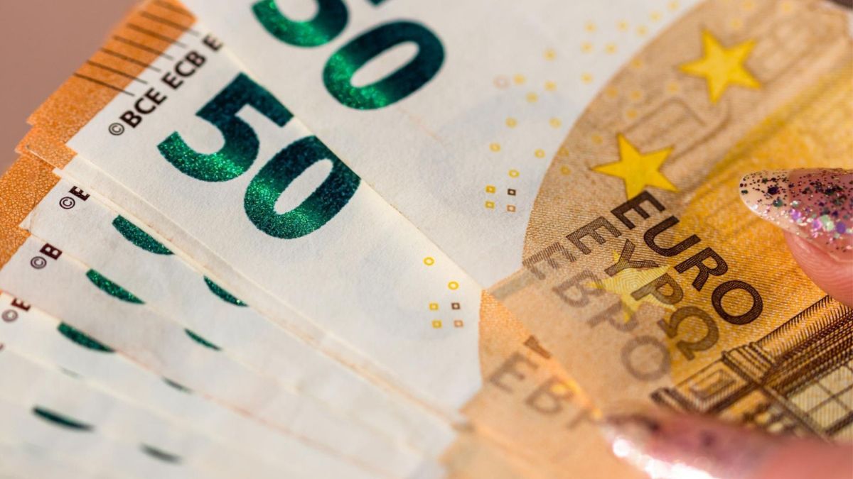El escenario cambiario también incluye factores que podrían ejercer presión sobre el peso colombiano.