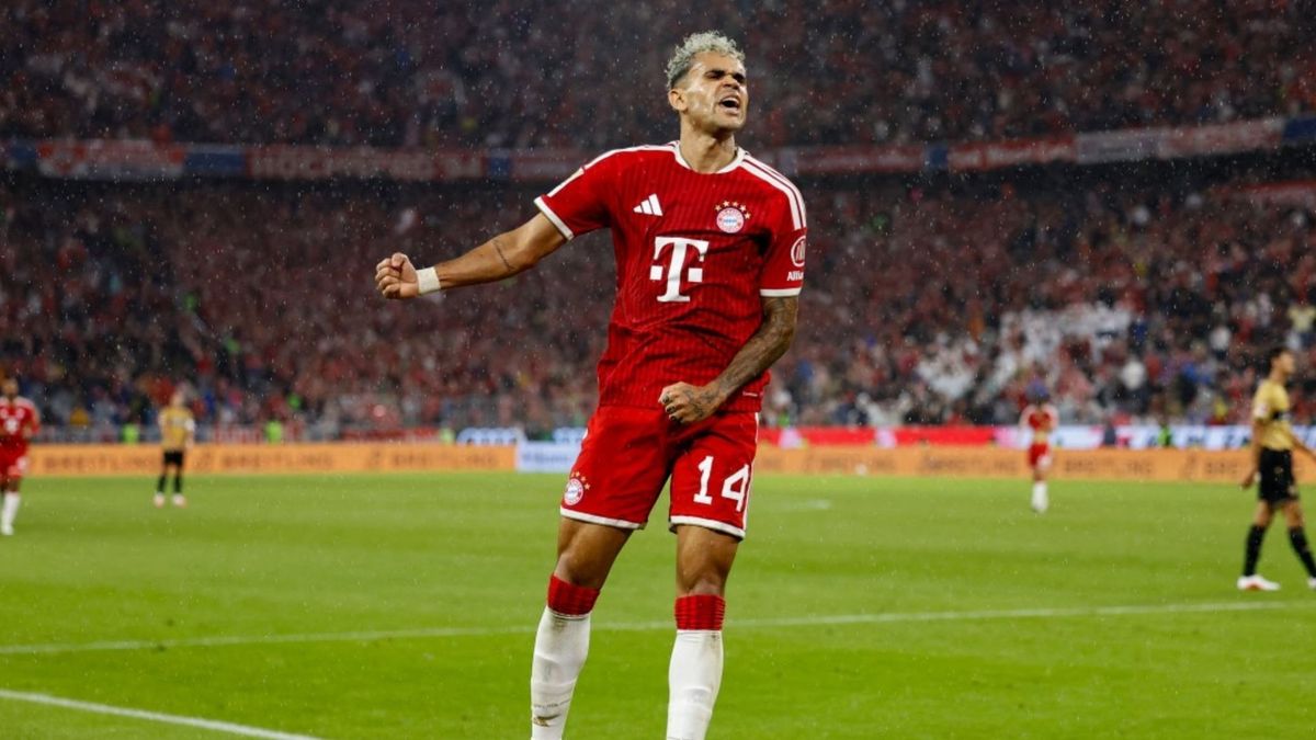 El colombiano anotó su primer gol en la Bundesliga 2026-2027.