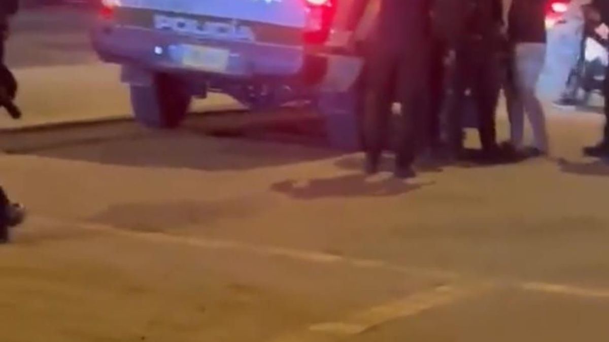 Según información preliminar, los uniformados que se encontraban en la estación reaccionaron al ataque.