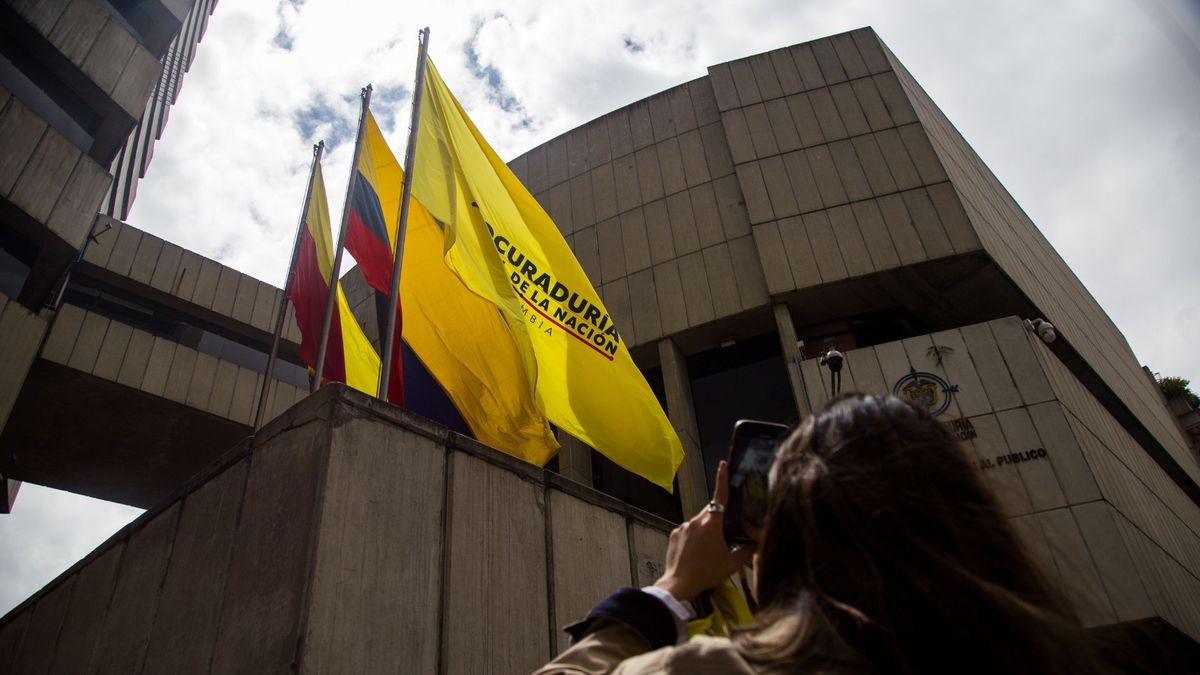 El piso 26 de la Procuraduría General de la Nación, en el centro de Bogotá, aparentemente fue atacado.