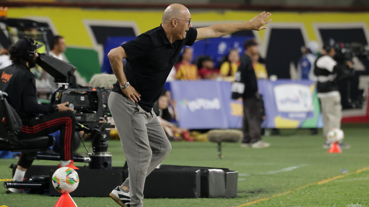 alfredo arias junior barranquilla denuncia intereses extraños salida títulos fútbol colombiano