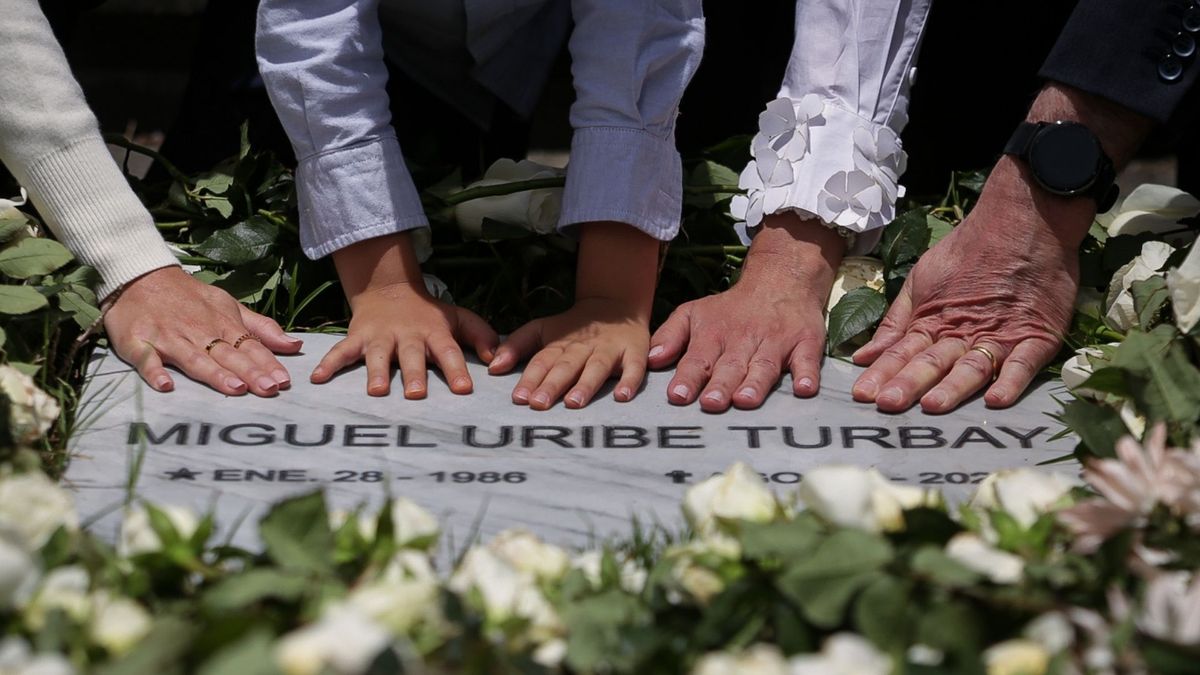 La UNP tendrá que pedir excusas públicas a la familia del senador y precandidato presidencial Miguel Uribe Turbay, por haber insinuado que el ataque que terminó con su vida fue un "autoatentado".