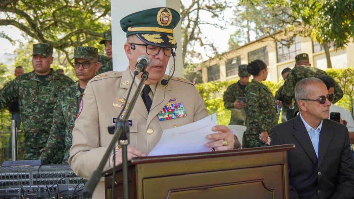 General César Augusto Martínez Páez, comandante de la Segunda División del Ejército.