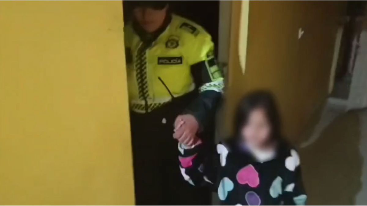 Policía rescata a una niña de cinco años que estaba sola en una vivienda del sur de Bogotá