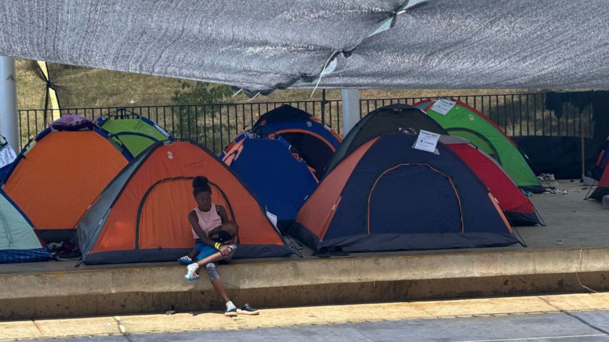 Las familias permanecieron durante 22 días albergadas en carpas