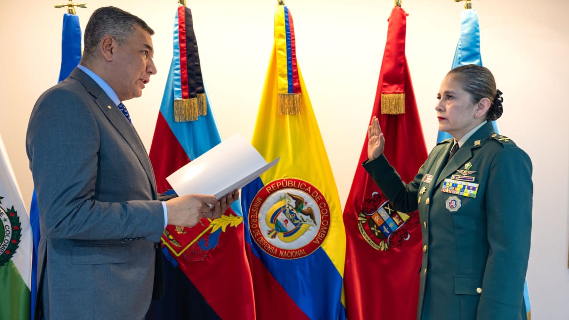 Coronel Amparo López Pico, directora general del Hospital Militar Central.