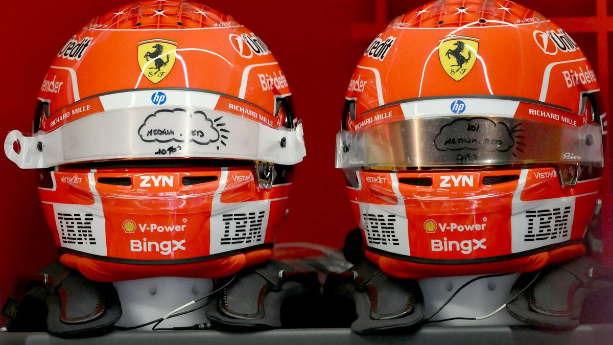 Los cascos de los pilotos de Ferrari tienen las 7 estrella haciendo homenaje a Schumacherg