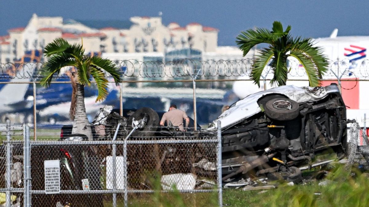 Accidente de un avión en Miami deja cinco personas muertas.