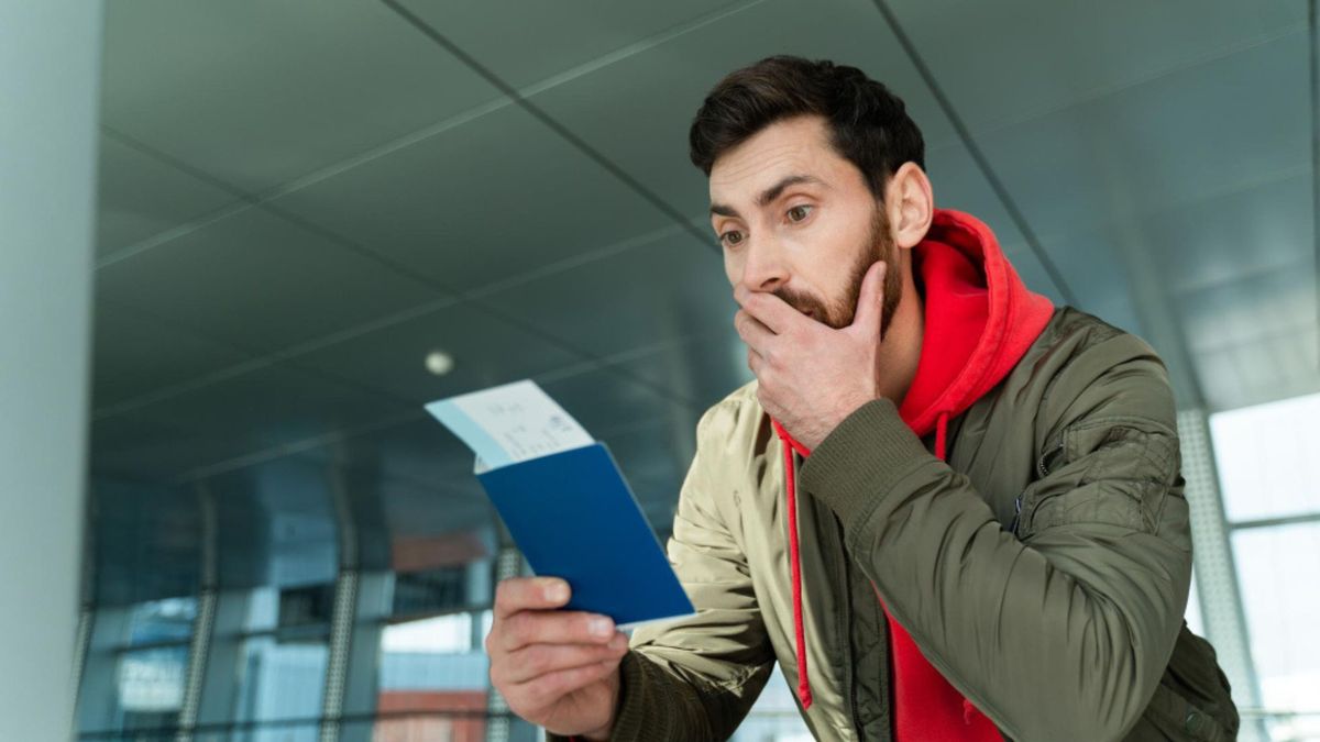La deportación constituye una medida migratoria diferente a la permanencia irregular.