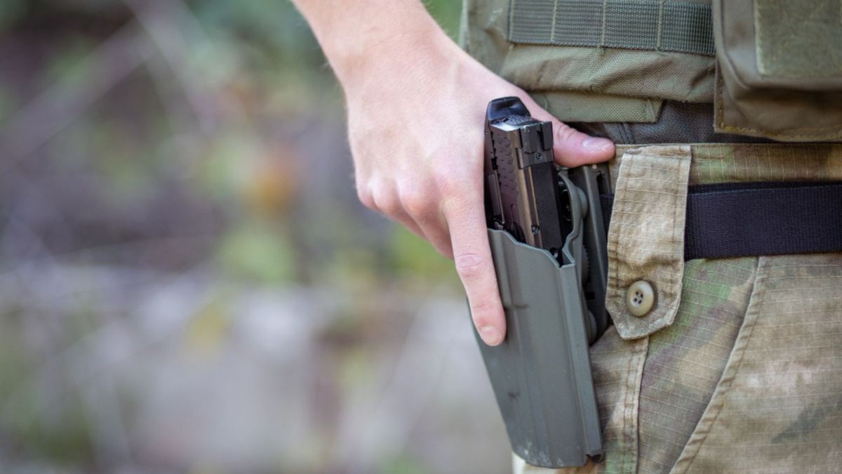 Tener un permiso para portar un arma no significa que la persona pueda utilizarla sin asumir consecuencias jurídicas.